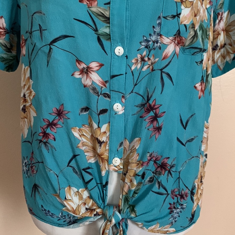 Karen Kane Aqua Floral Tie Front Camp Shirt - Picture 2 of 7